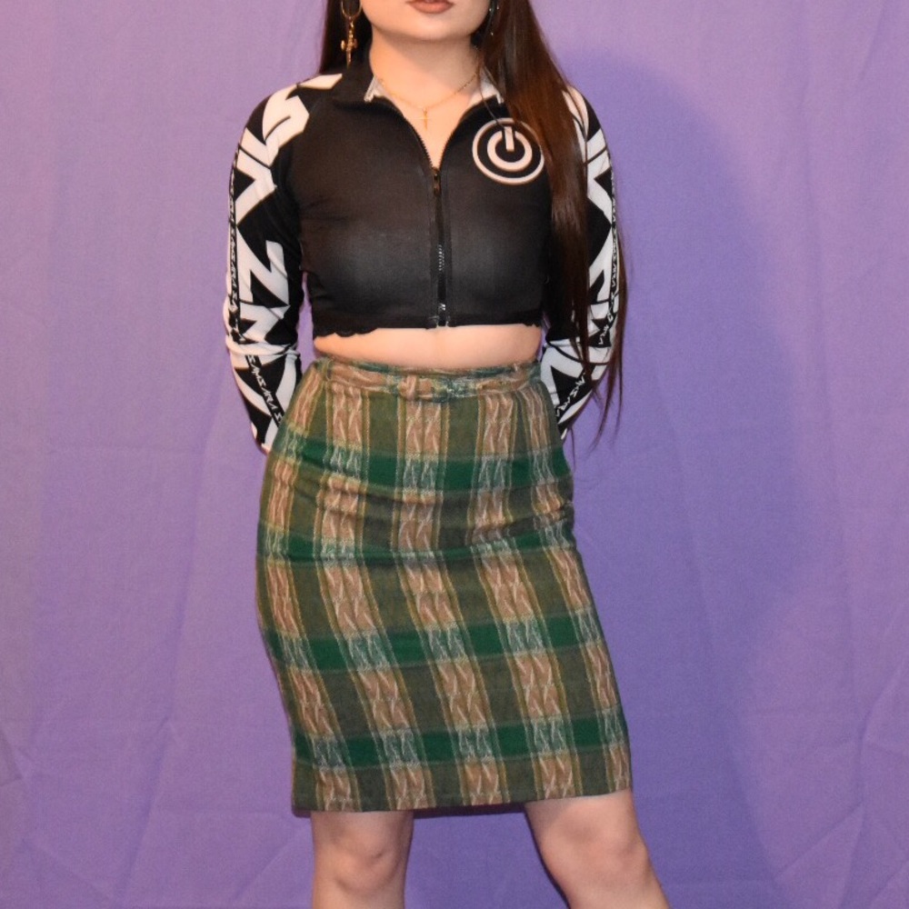 Plaid green and tan fitted skirt.